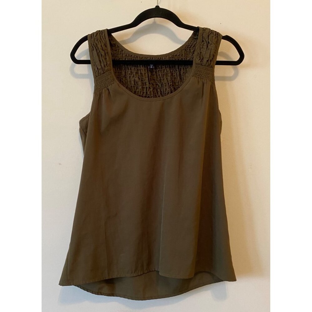 Gap Olive Green Sleeveless Smocked Tank Top Womens Medium